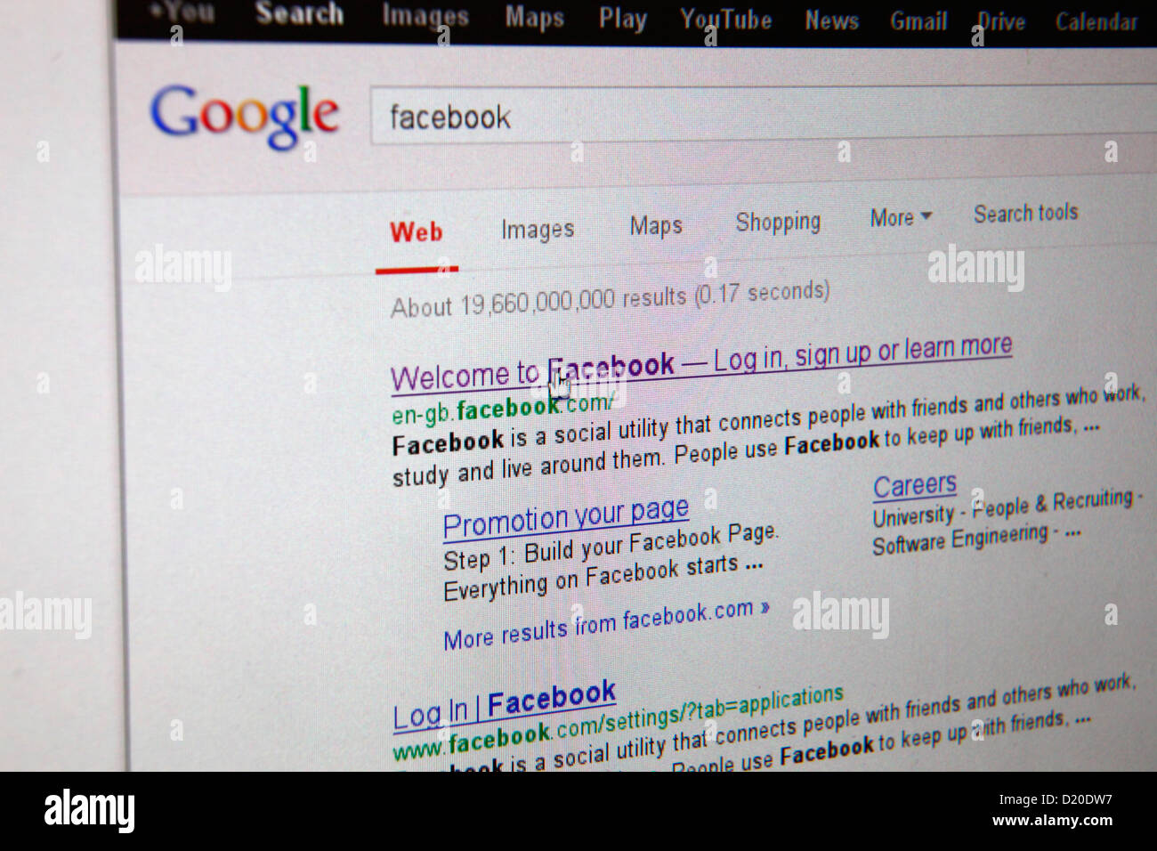 Google-Suchmaschine mit Suche nach Facebook-Seite Stockfoto