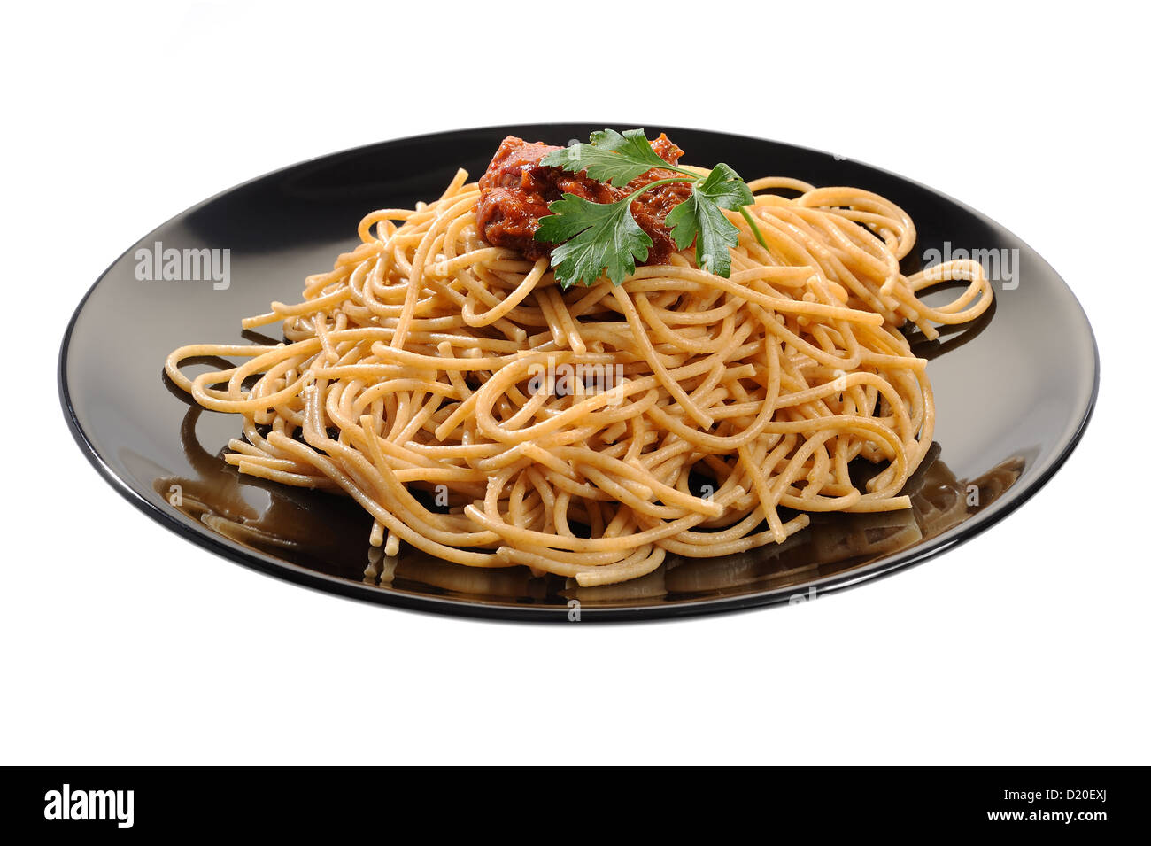 Spaghetti mit Sauce auf einem weißen Hintergrund Stockfoto