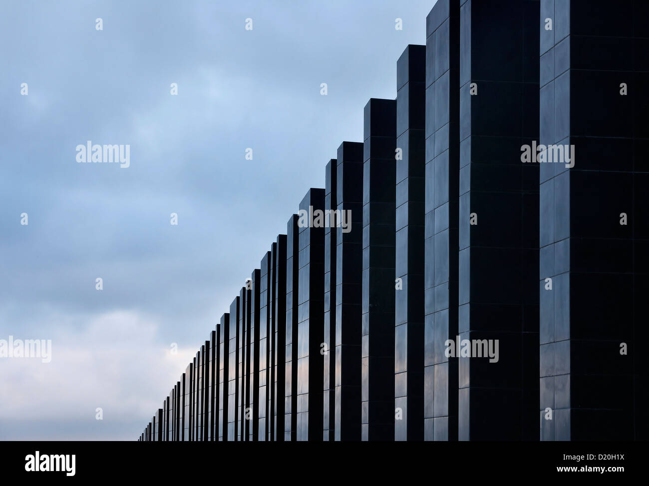 Giant es Causeway Visitor Centre, Bushmills, Vereinigtes Königreich. Architekt: Heneghan Peng Architects, 2012. Stockfoto