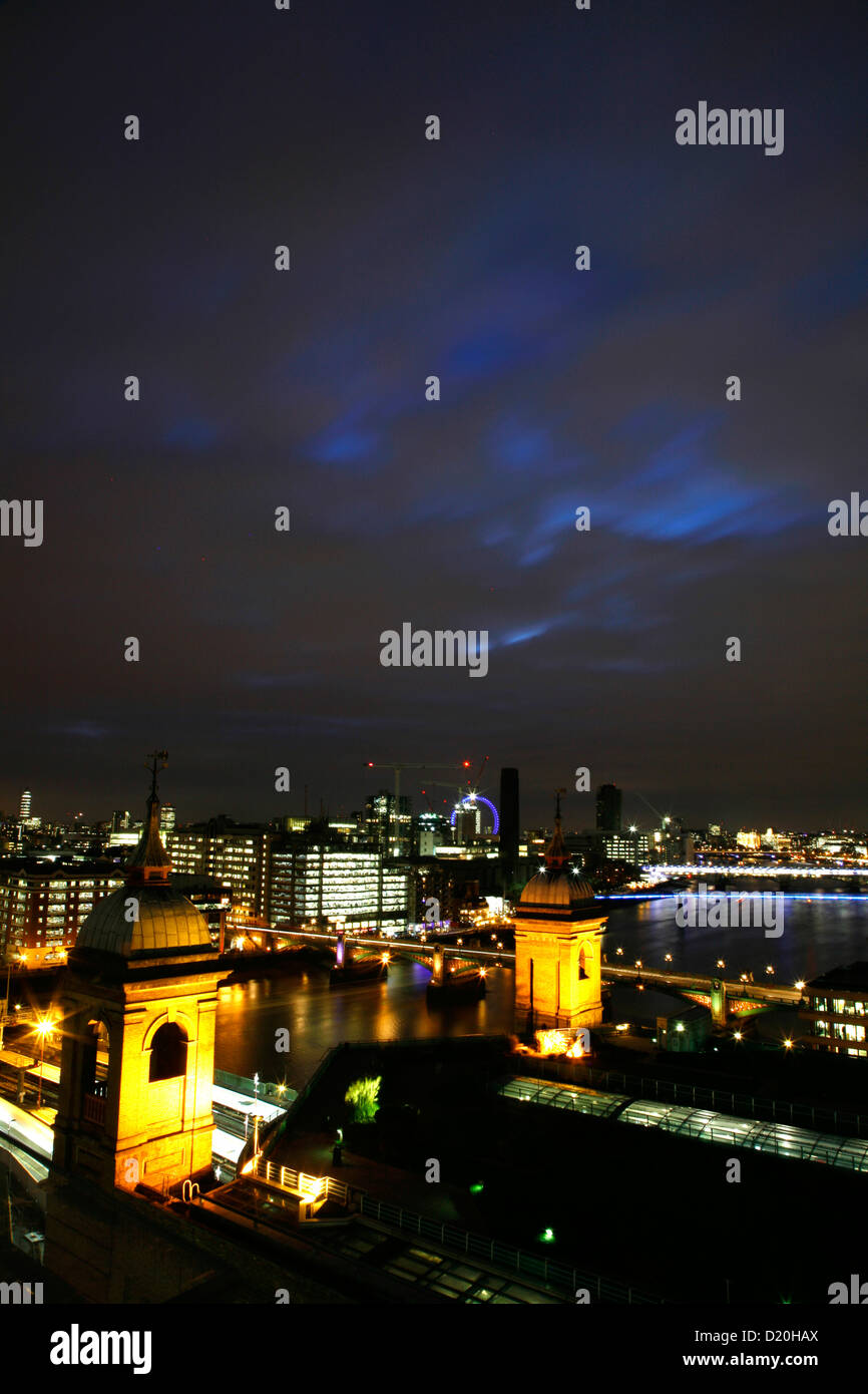 Skyline Blick auf die Themse über Bahnhof Cannon Street, City of London, UK Stockfoto