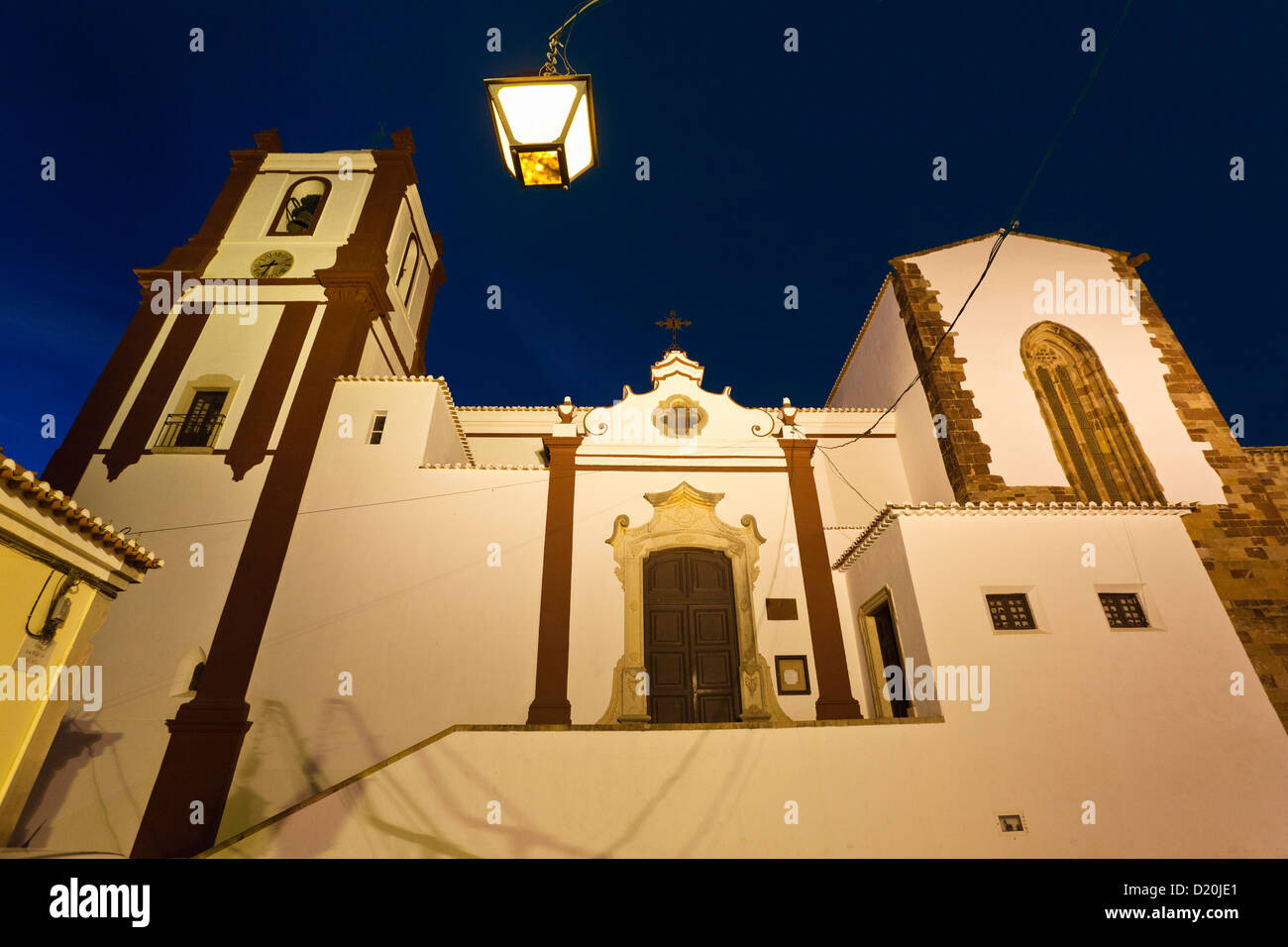 Kathedrale von Silves bei Dämmerung, Algarve, Portugal, Europa Stockfoto