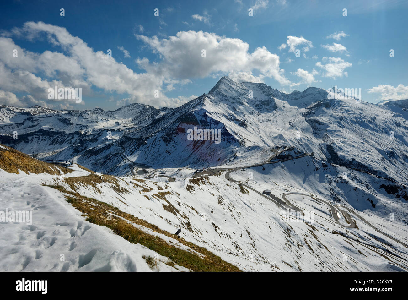 Glockner hoher Alpenpass mit Glockner Bergkette, Glockner-Bergkette, Salzburger Land, Österreich Stockfoto