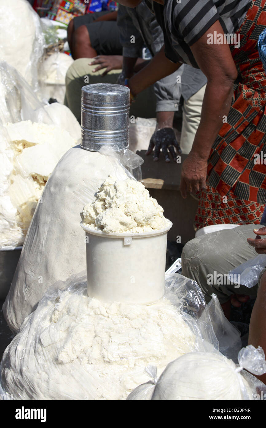 Fufu Verkäufer Makola Markt, Accra, Ghana Stockfoto