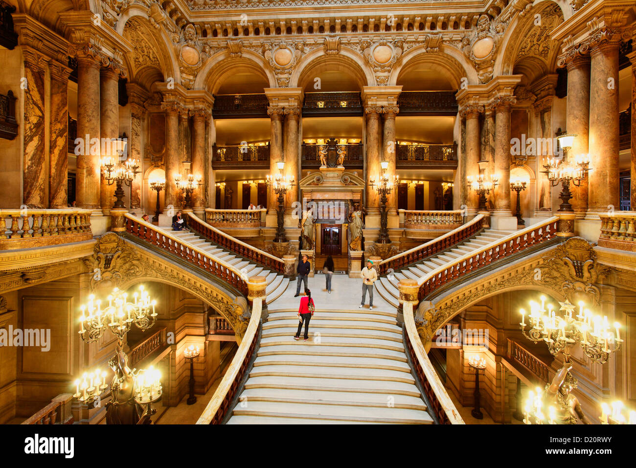 Treppe im Inneren der Oper Garnier, Paris, Frankreich, Europa Stockfoto