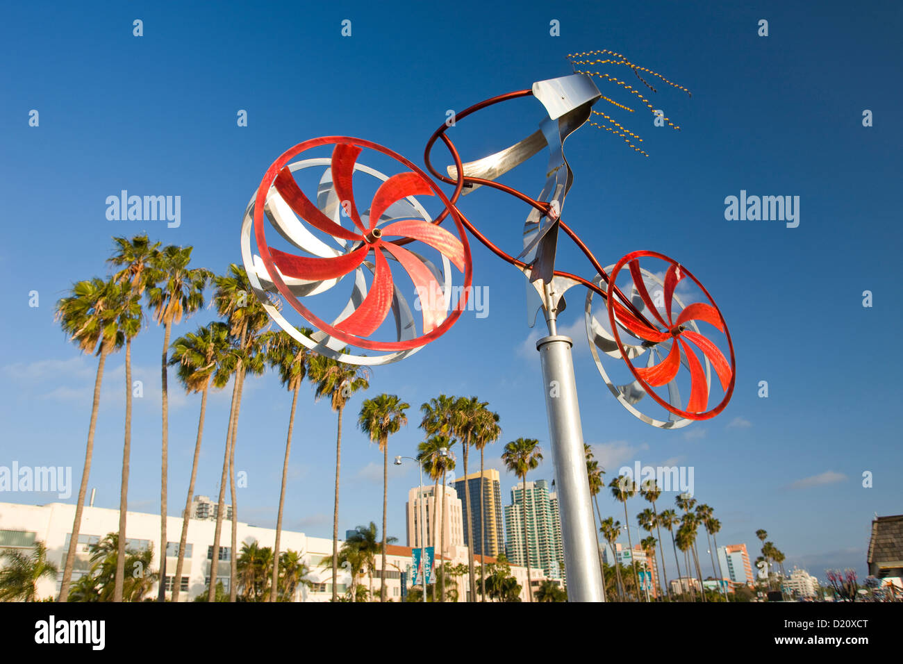 MEIN BIKE-SKULPTUR VON AMOS ROBINSON EMBARCADERO SKYLINE VON DOWNTOWN SAN DIEGO KALIFORNIEN USA Stockfoto