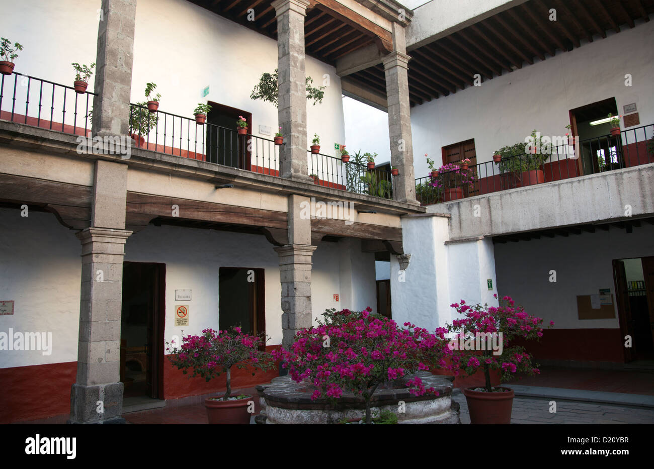 Universität Claustro de Sor Juana (zuvor ihr Kloster), Patio Los Gatos Hof in Mexiko-Stadt DF Stockfoto