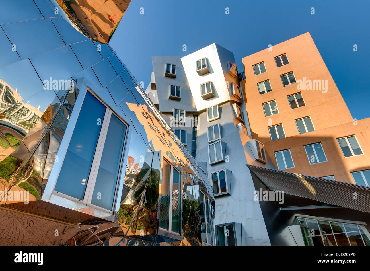 Hoher Dynamikbereich Ansicht des Gehry entworfene Stata Center am Massachusetts Institute of Technology, Cambridge, MA Stockfoto