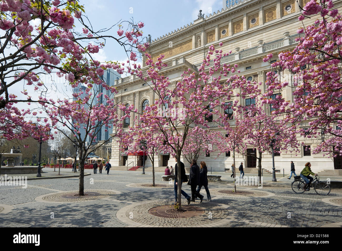 Alte Oper und Hochhäuser in Frühling, Frankfurt am Main, Hessen, Deutschland, Europa Stockfoto