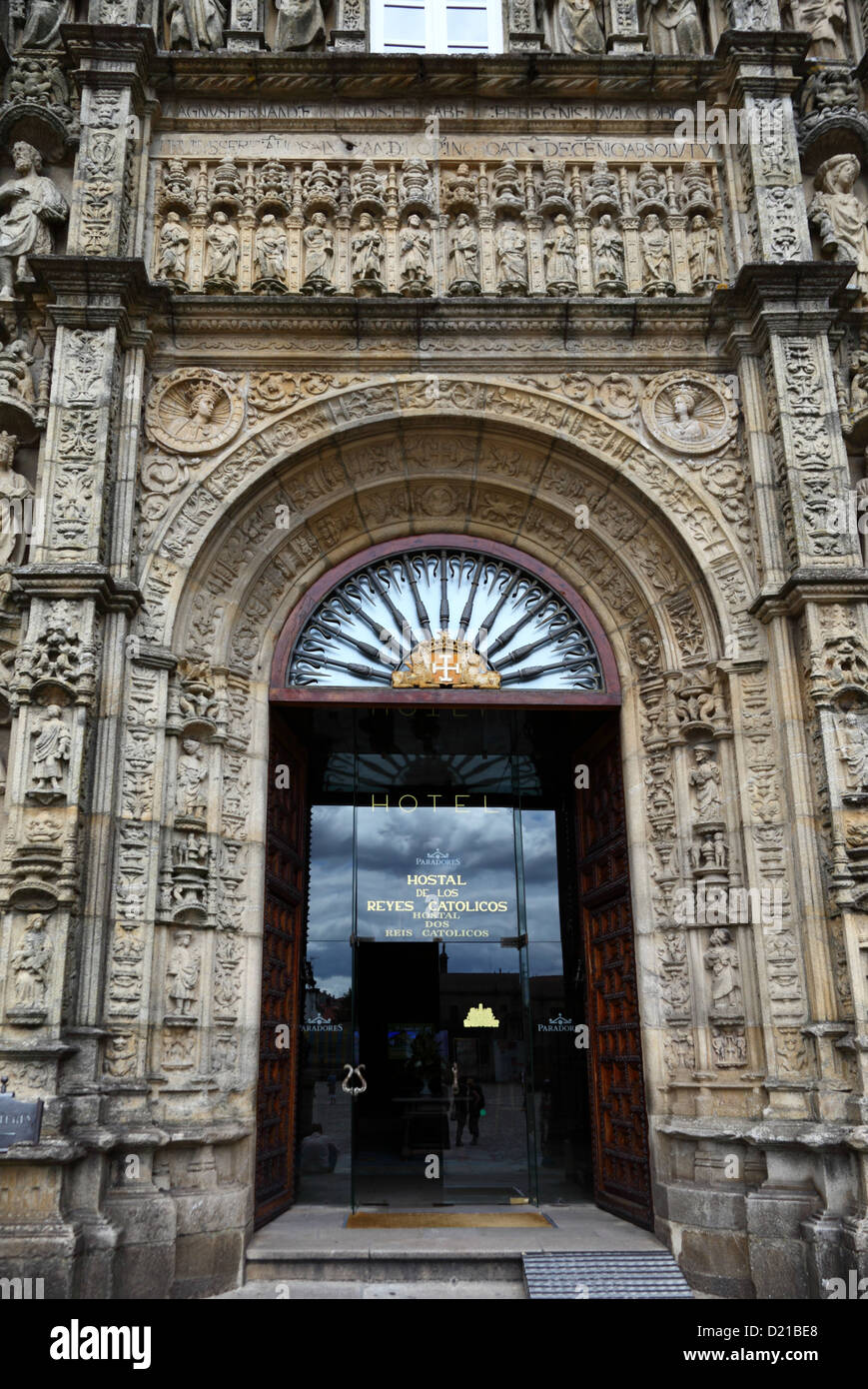 Eingang des 5-Sterne-Hostal de Los Reyes Catolicos / Dos Reis Catolicos, Santiago De Compostela, Galicien, Spanien Stockfoto