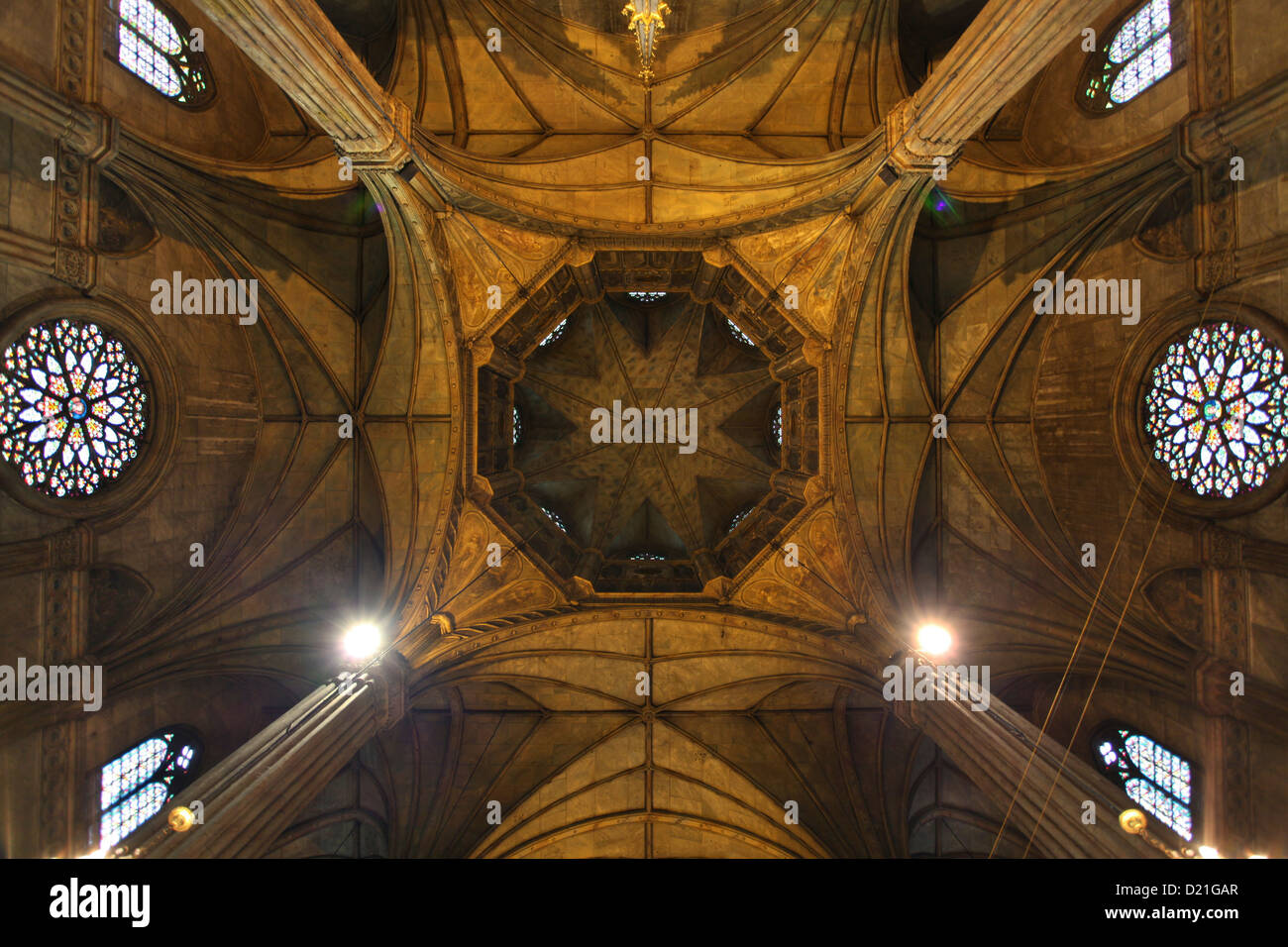 Innenraum der Basilika de San Sebastian, die nur alle Stahl Kirche in Manila, Philippinen, Asien Stockfoto