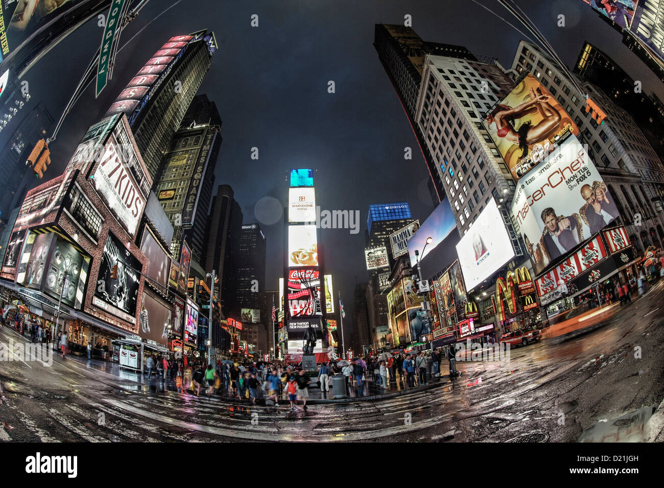 Times Square in der Dämmerung an einem regnerischen Tag, Broadway, Manhattan, New York City, New York, USA Stockfoto