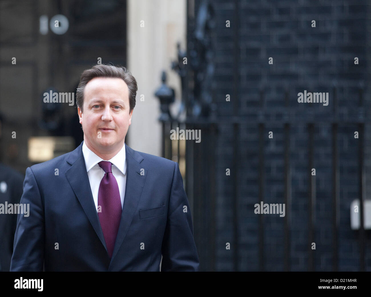 London, UK 11. Januar 2013 zeigt Bild verlassen Downing Street in London, Großbritannien Premierminister David Cameron. Bildnachweis: Jeff Gilbert/Alamy Live-Nachrichten Stockfoto