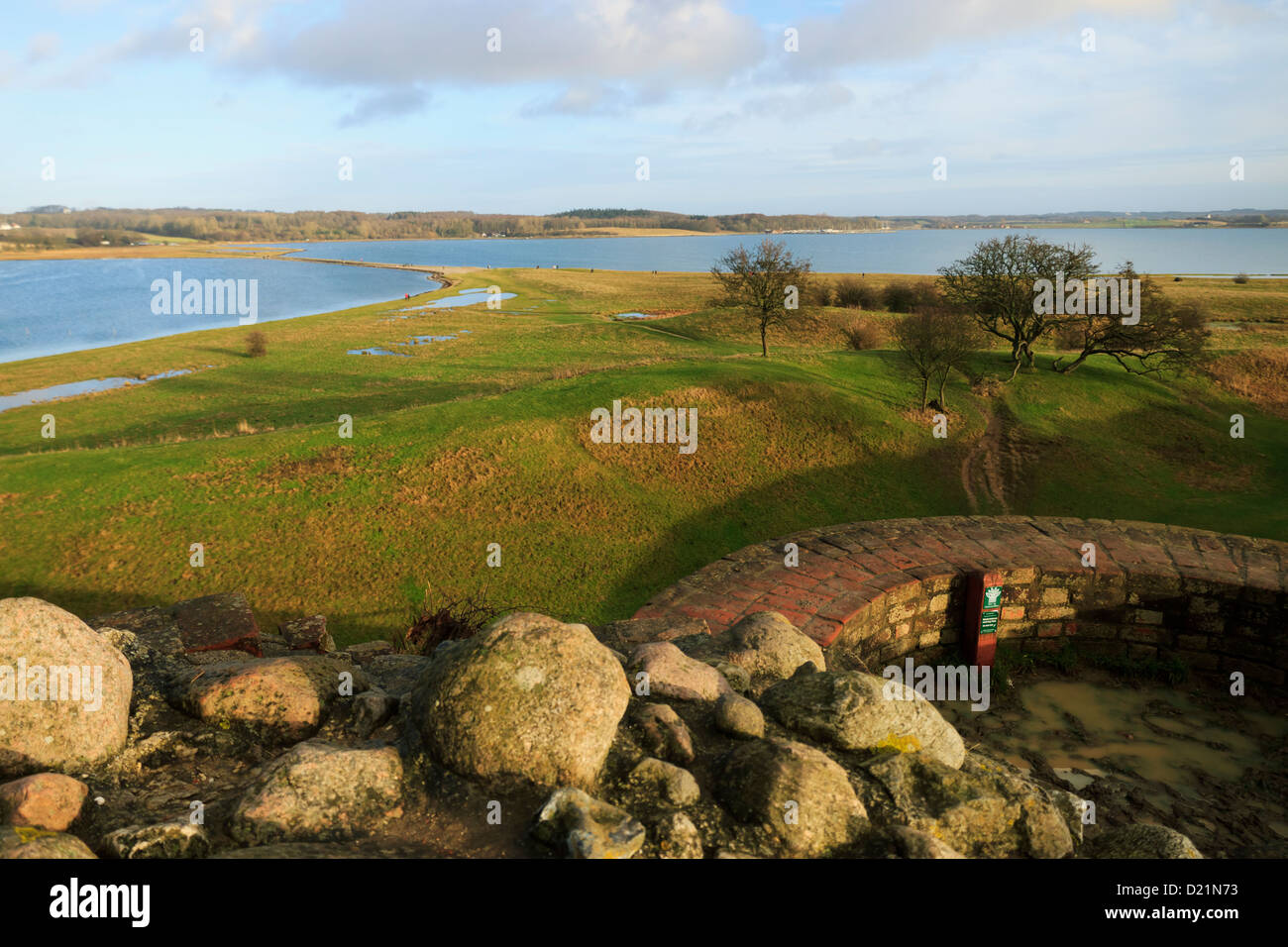 Blick auf dem Festland von Kalo Slot Burgmauern, Aarchus Region, Dänemark. Stockfoto