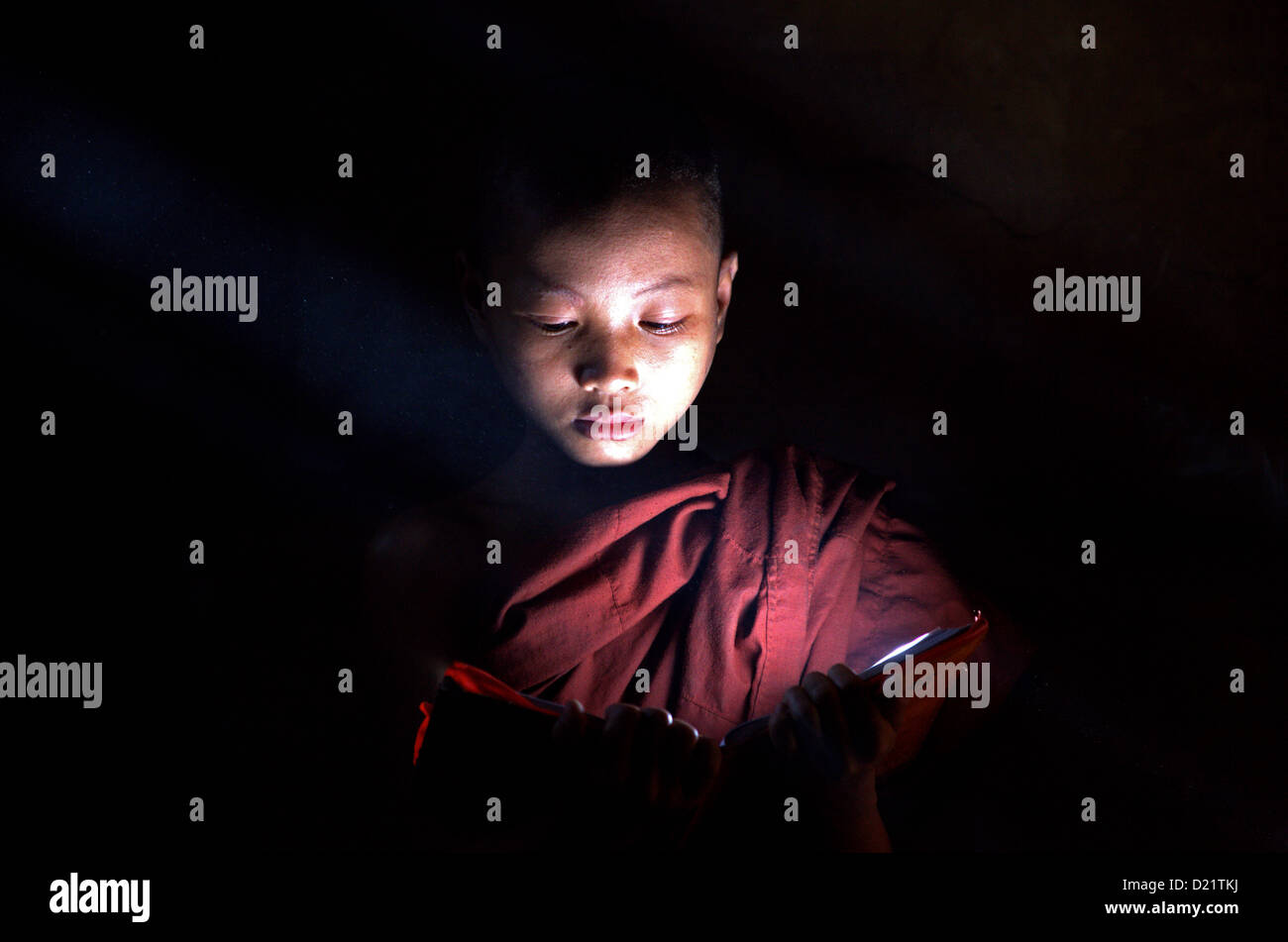 Junge Novizin in Bagan, Myanmar / Burma Stockfoto
