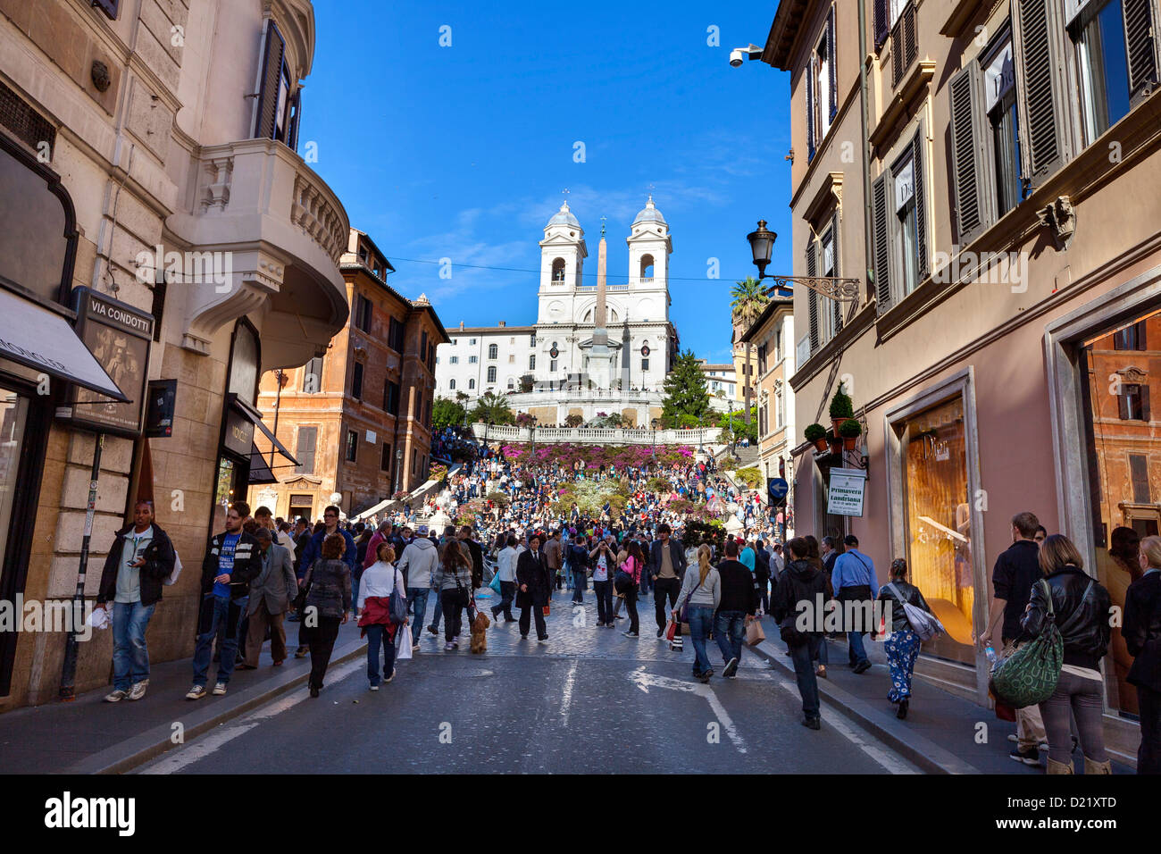 Via Condotti und Piazza di Spagna Rom Italien Stockfoto