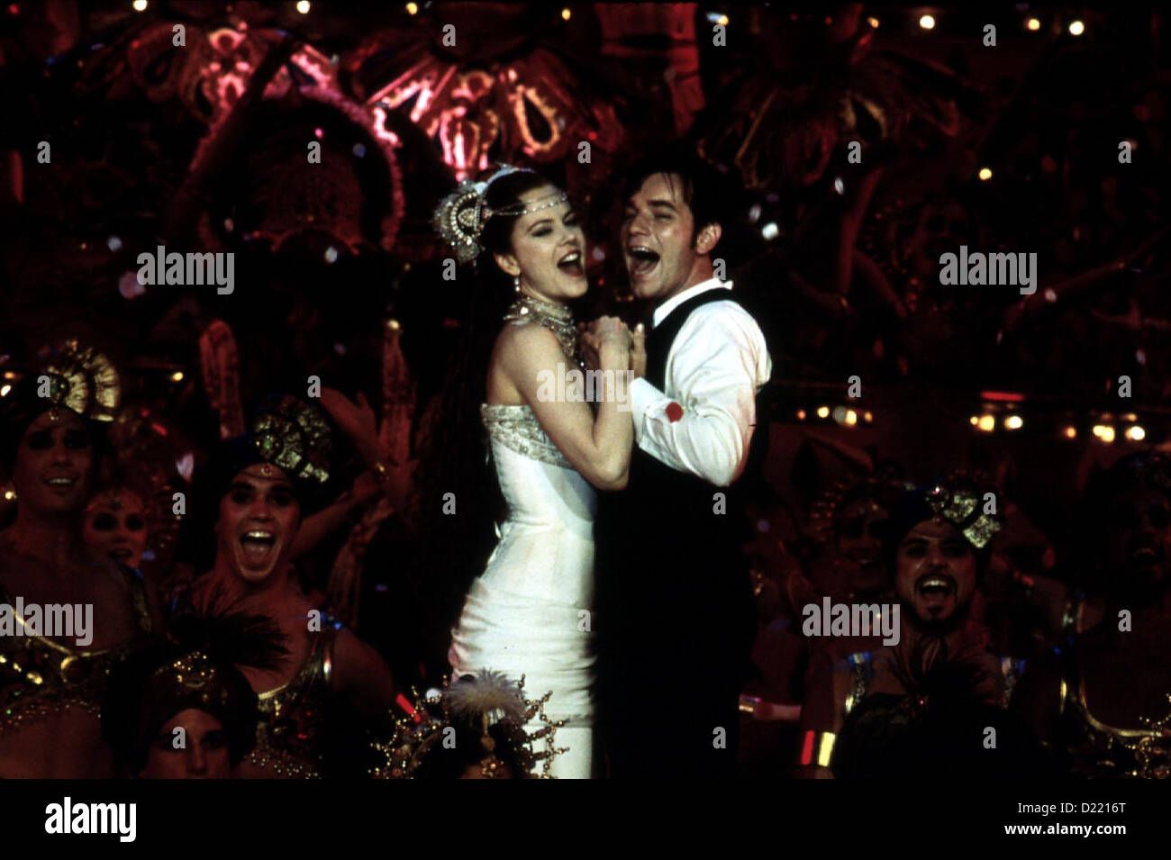 Moulin Rouge Moulin Rouge Nicole Kidman, Ewan McGregor Satine (Nicole Kidman), sterben Startaenzerin Im Moulin Rouge, verliebt Stockfoto