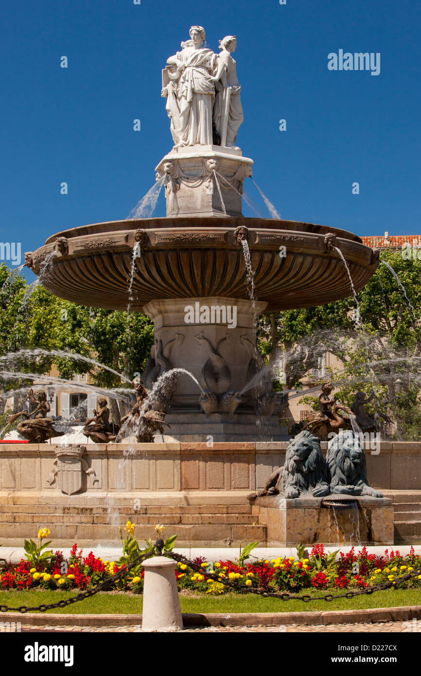 Die reich verzierten Rotonde-Brunnen in Aix en Provence, Frankreich Stockfoto