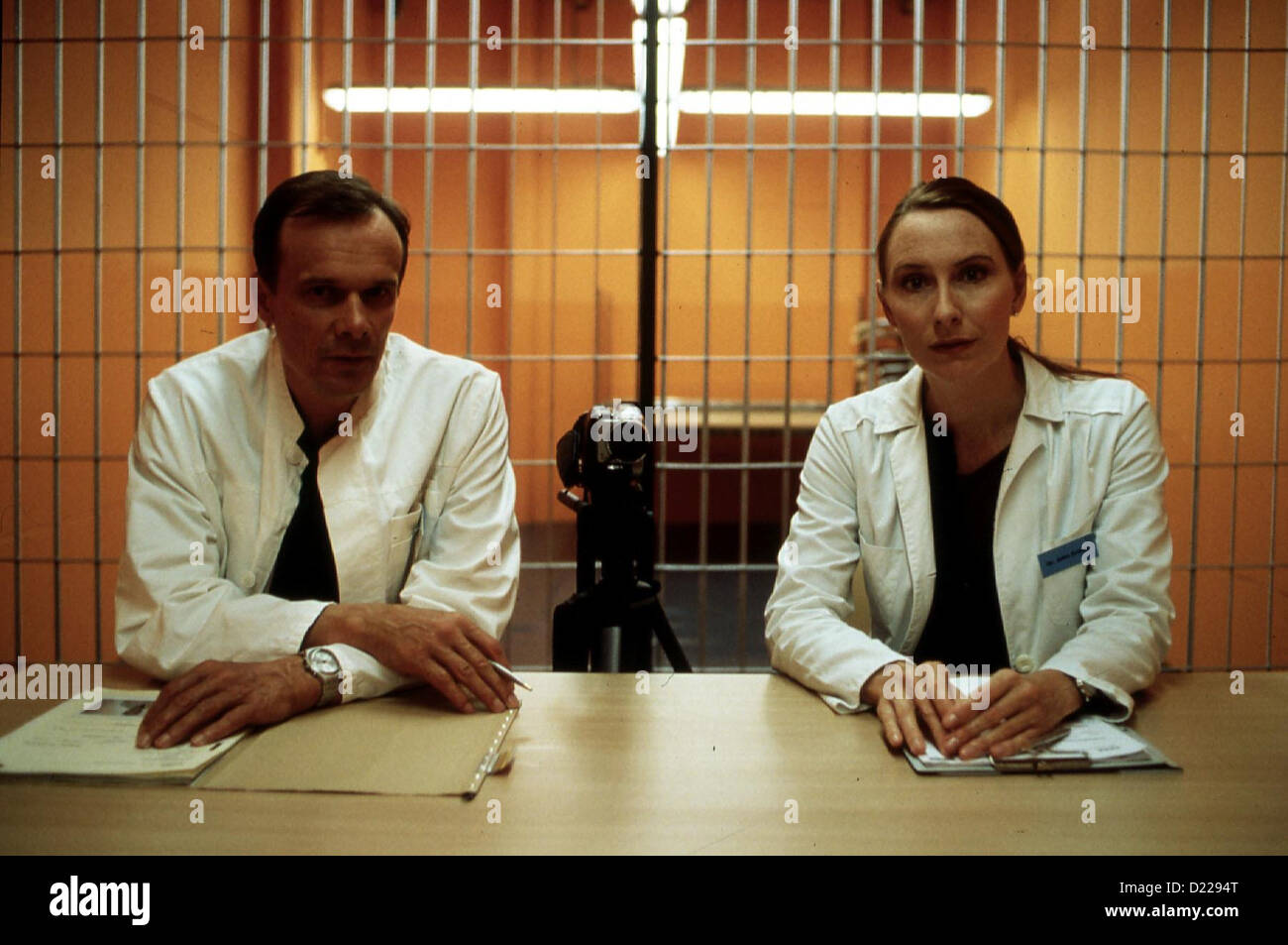 Das Experiment Experiment, Das Edgar Selge, Andrea Sawatzki *** lokalen Caption *** 2000 Senator Film Stockfoto