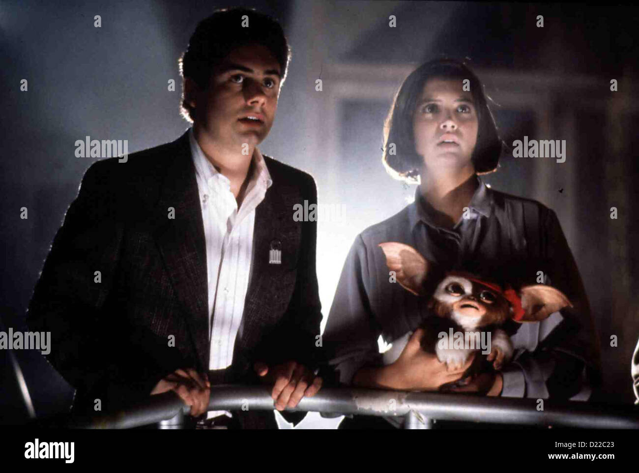 Gremlins Ii - Die Rueckkehr Der Kleinen Monster Gremlins 2 Zach Galligan, Phoebe Gates Billy Peltzer (Zach Galligan) wegdrücken Stockfoto