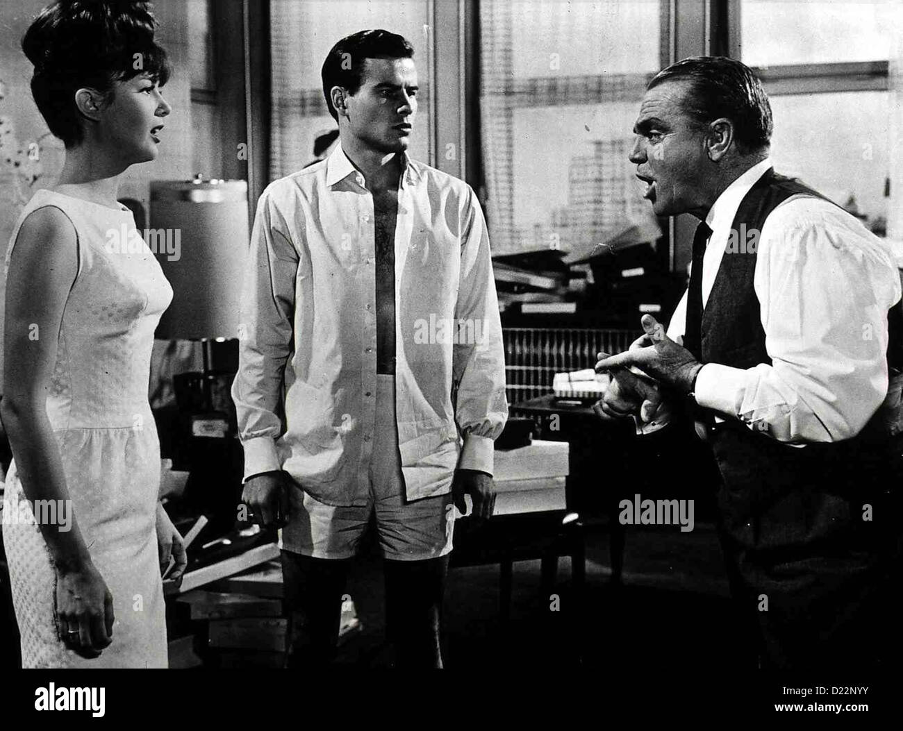 Eins, Zwei, Drei eins, zwei, drei Pamela Tiffin, Horst Buchholz, James Cagney C.R. MacNamara (James Cagney, R) Soll den Stockfoto