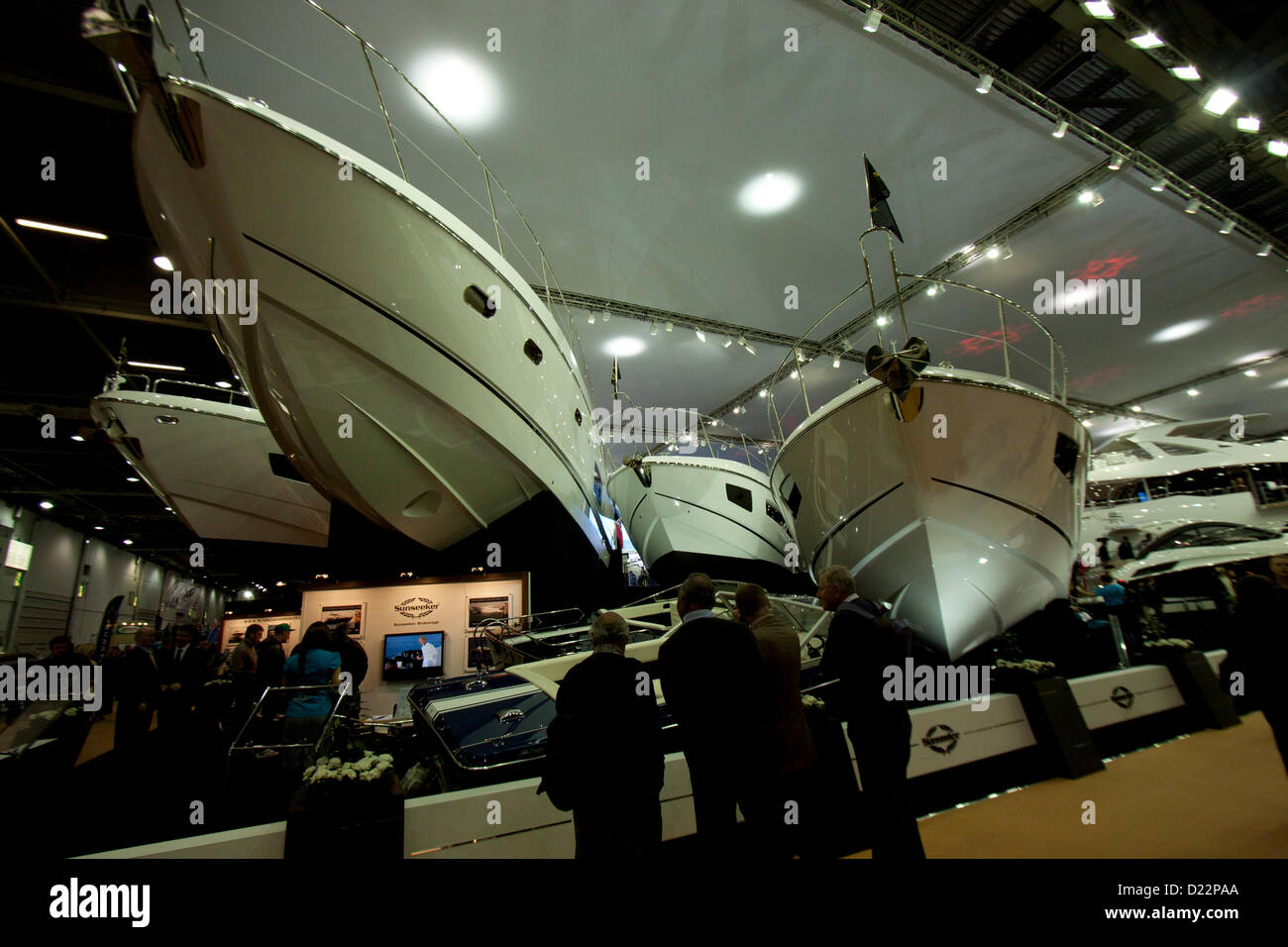 12. Januar 2013. London UK. Die London Boat Show gesponsert von Tullett Prebon im Excel Exhibition Centre öffnet der Öffentlichkeit präsentiert die neuesten Marken Boote Segelyachten und Meeresprodukte Stockfoto