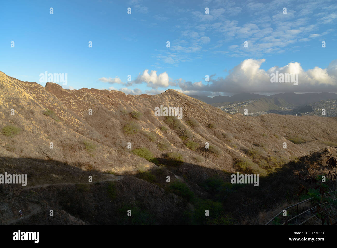 Blick vom Weg zum Gipfel des Diamond Head Krater, Oahu, Hawaii, USA Stockfoto