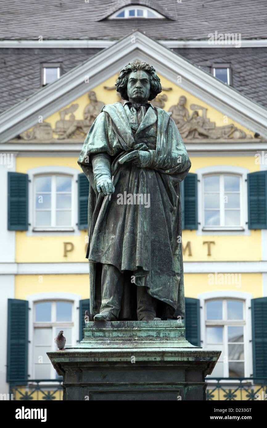 Bonn, Deutschland, Beethoven Statue am Dom Stockfoto