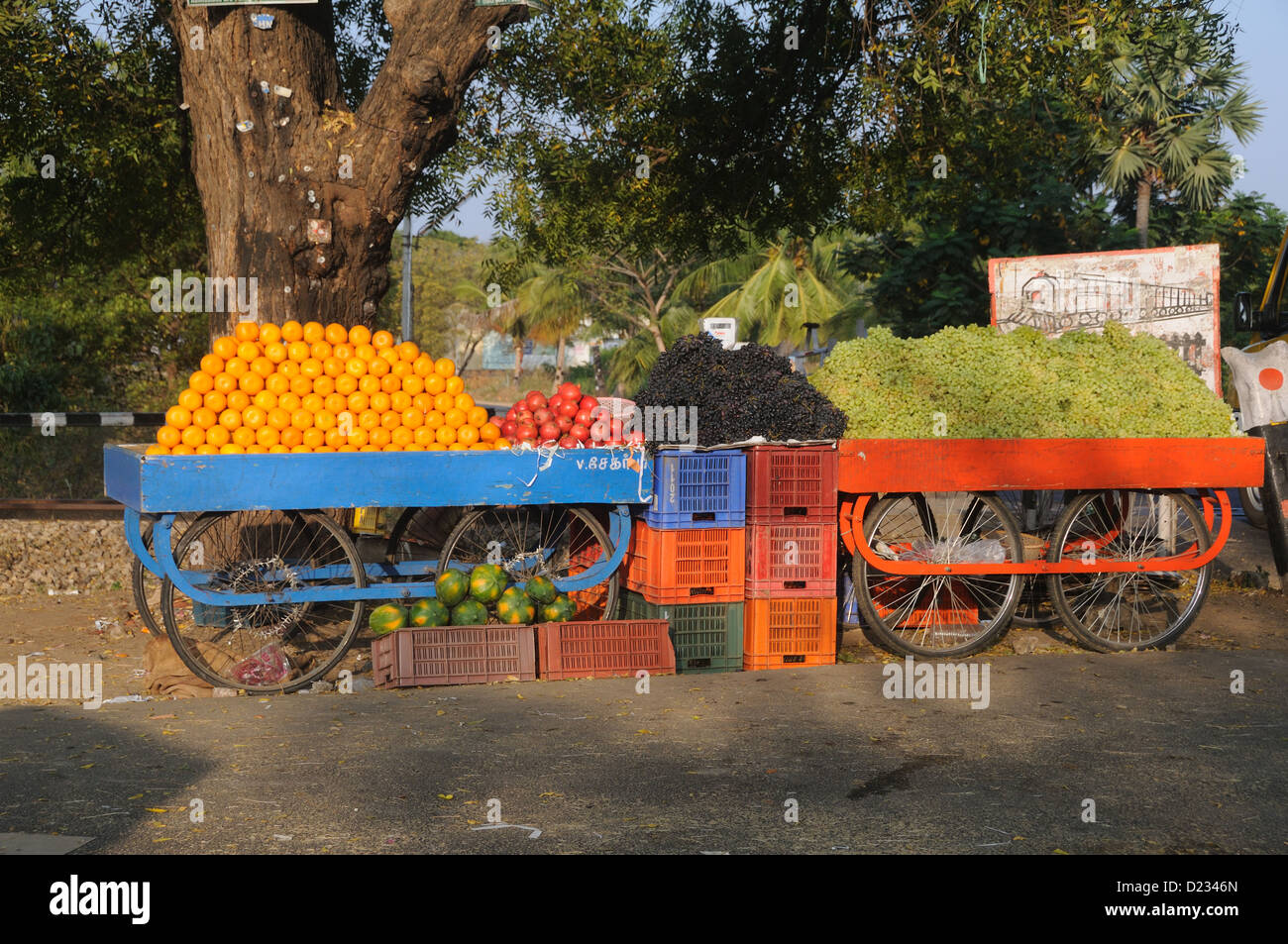 Eine Mobile Frucht stall beim Erodieren, Tamil Nadu, Indien Stockfoto