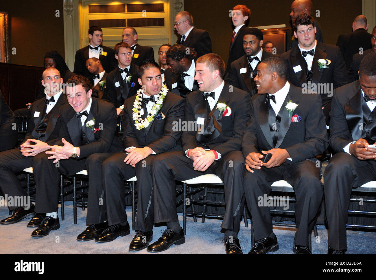 Texas A & M QB Johnny Manziel, links, zusammen mit Manti Te'o, Linebacker an University of Notre Dame bei der Walter Camp All-American awards Dinner. Stockfoto