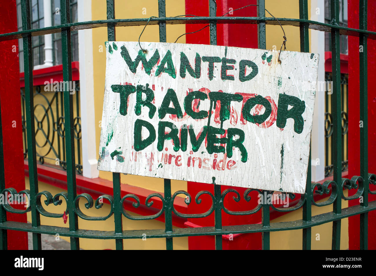 Traktorfahrer Wollte Schild Manila Phillipines Stockfoto