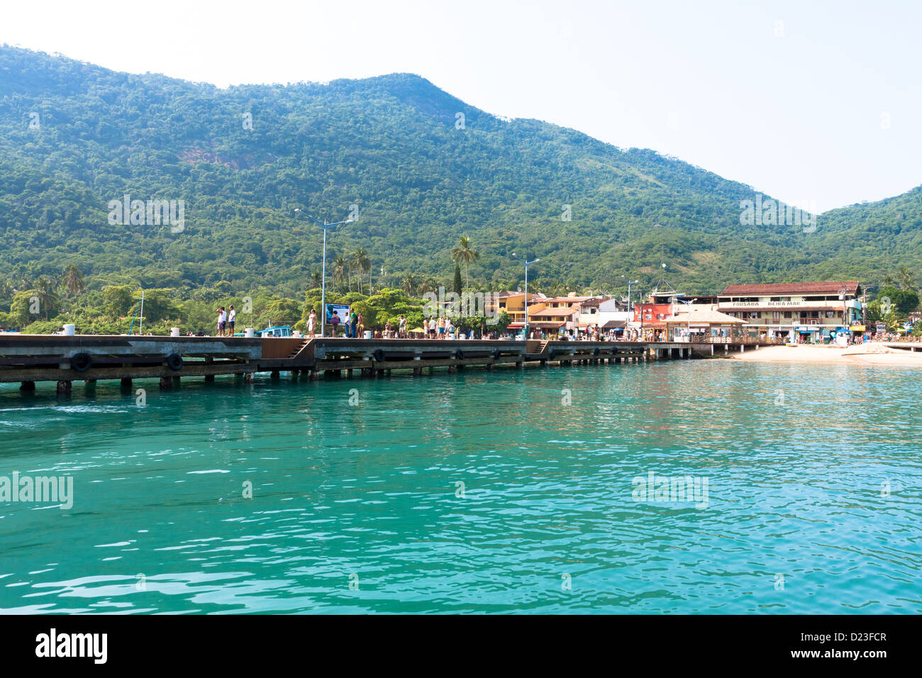 Bootssteg, Vila do Santorini, Ilha Grande, Angra dos Reis, Bundesstaat Rio de Janeiro, Brasilien Stockfoto