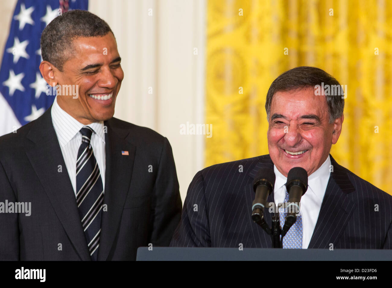 Präsident Barack Obama und der scheidende US-Verteidigungsminister Leon Panetta. Stockfoto