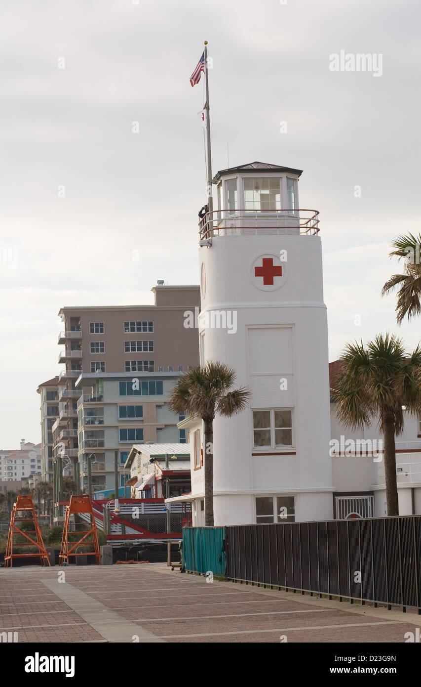 American Red Cross Life Guard Station - Wavemaster Polar Plunge in Jacksonville Beach Florida 1. Januar 2013 Stockfoto