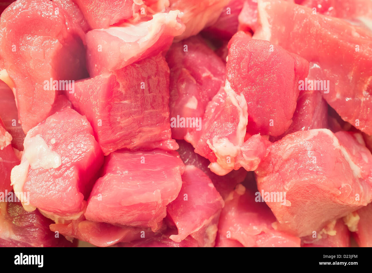 Rohes Fleisch schließen sich Schweinefleisch Filet Filet in Stücke schneiden, für das Kochen vorbereitet Stockfoto