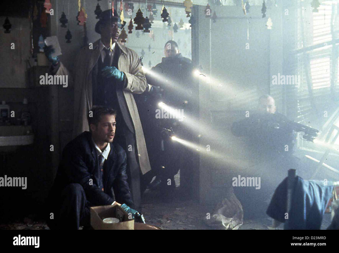 Sieben sieben Brad Pitt, Morgan Freeman Der Moerder ist Mills (Brad Pitt, l) Und Somerset (Morgan Freeman, m) Immer Einen Stockfoto