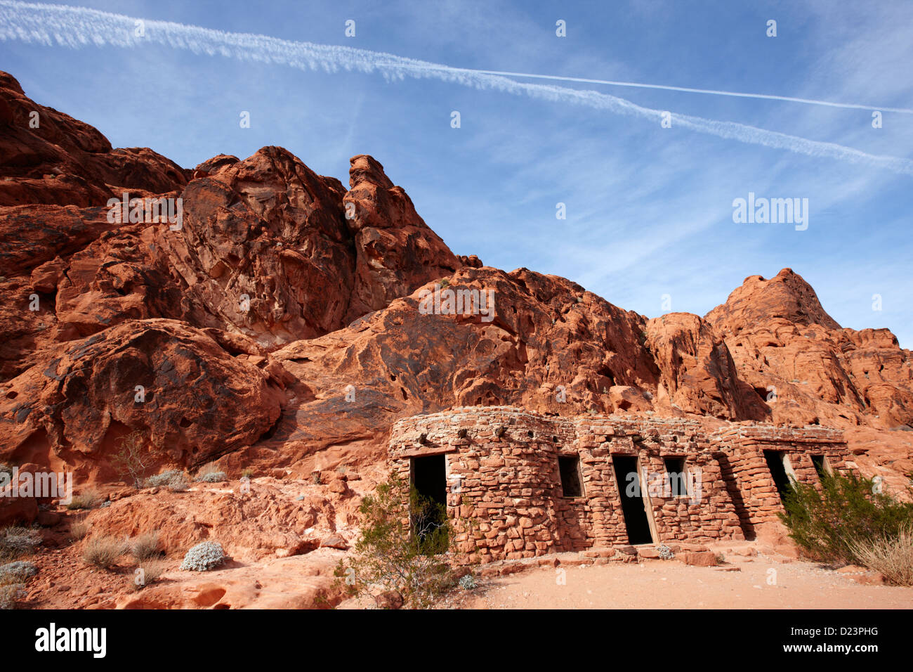 drei historische Stein Kabinen gebaut vom zivilen Conservation Corps in den 1930er Jahren Tal der Feuer Staatspark Nevada, usa Stockfoto