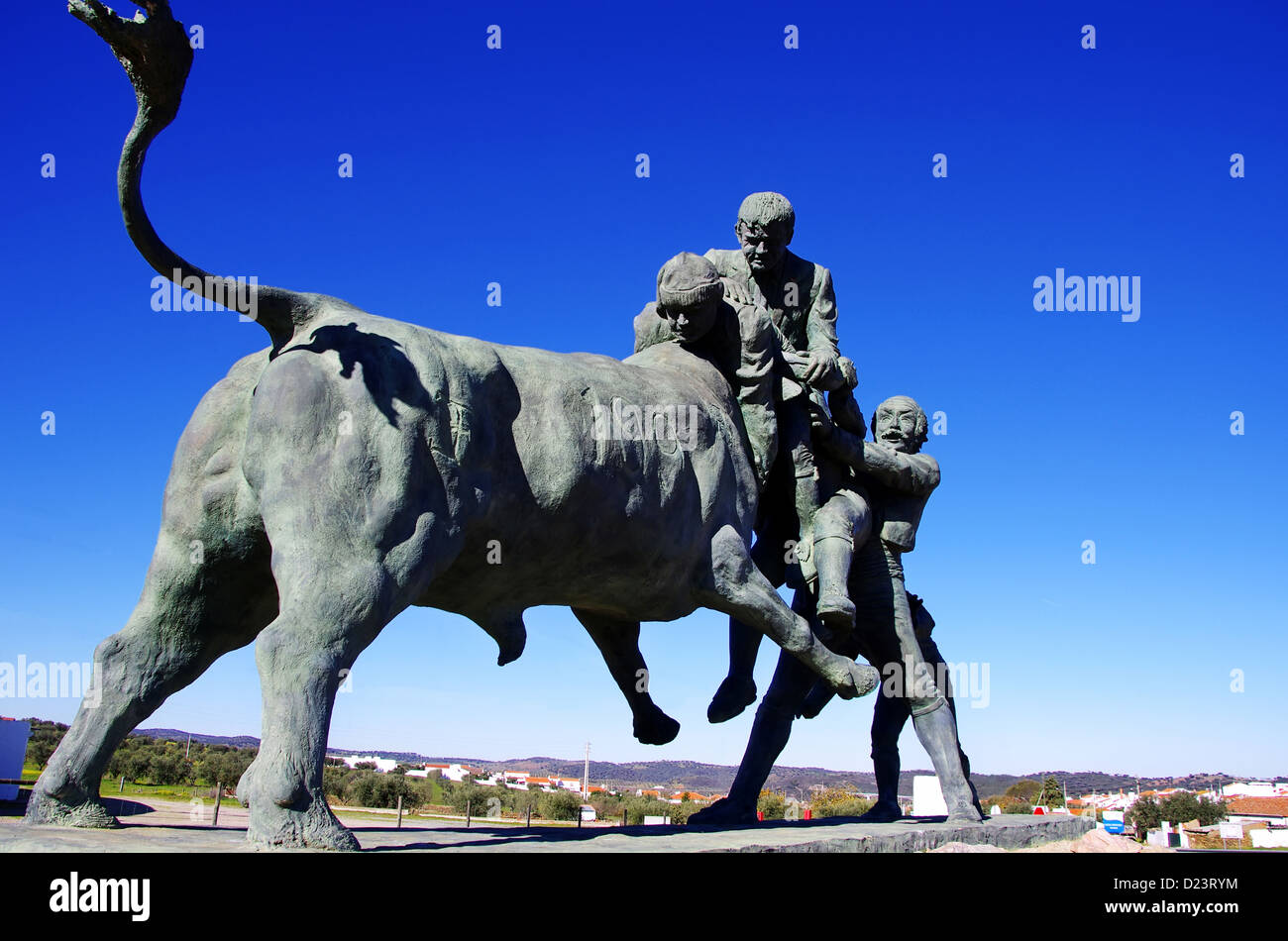 Portugiesische Stierkampf Skulptur, Amieira Dorf, Portugal Stockfoto