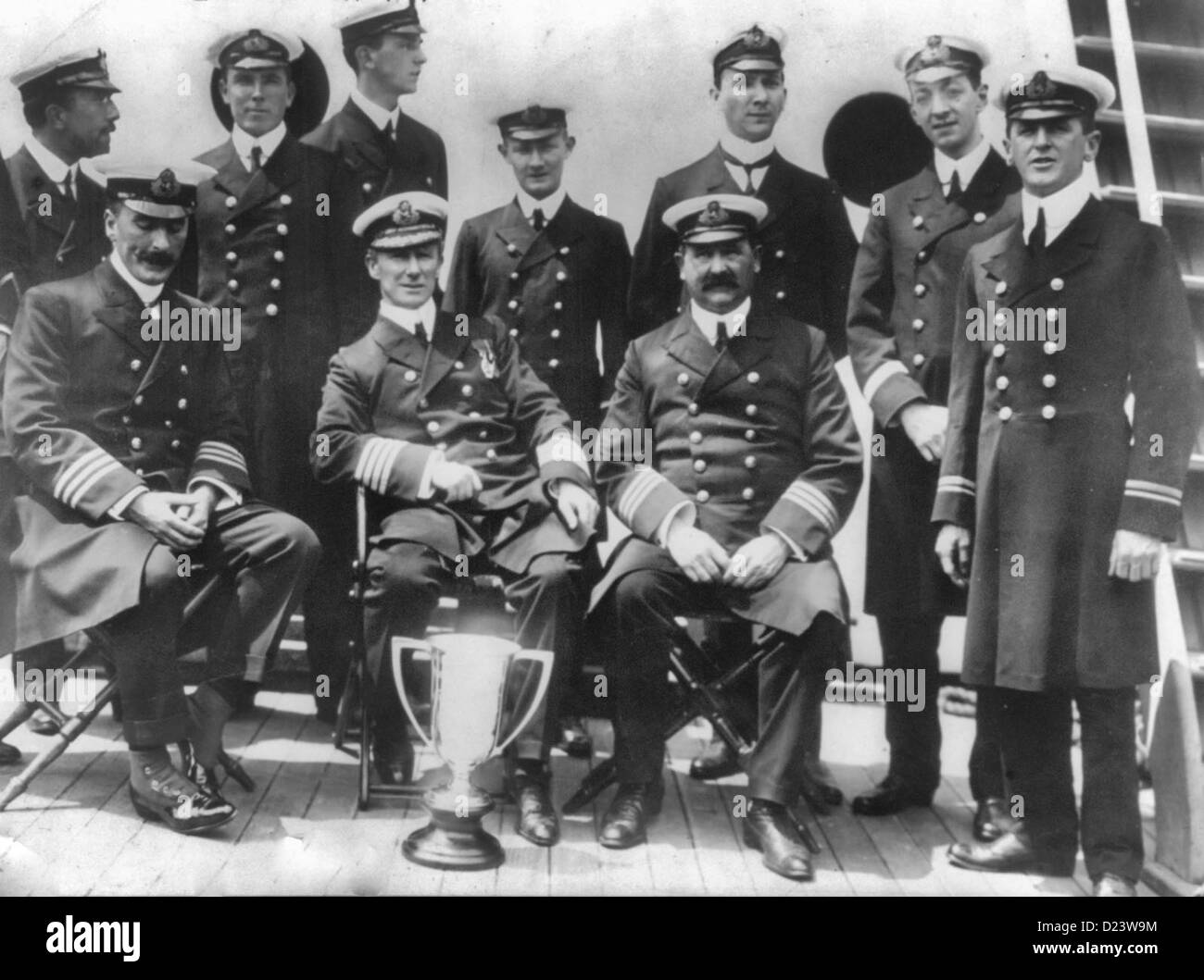 Offiziere der CARPATHIA, 12. April 1913.  Die Carpathia war das Schiff, das die Titanic-Überlebende gerettet Stockfoto