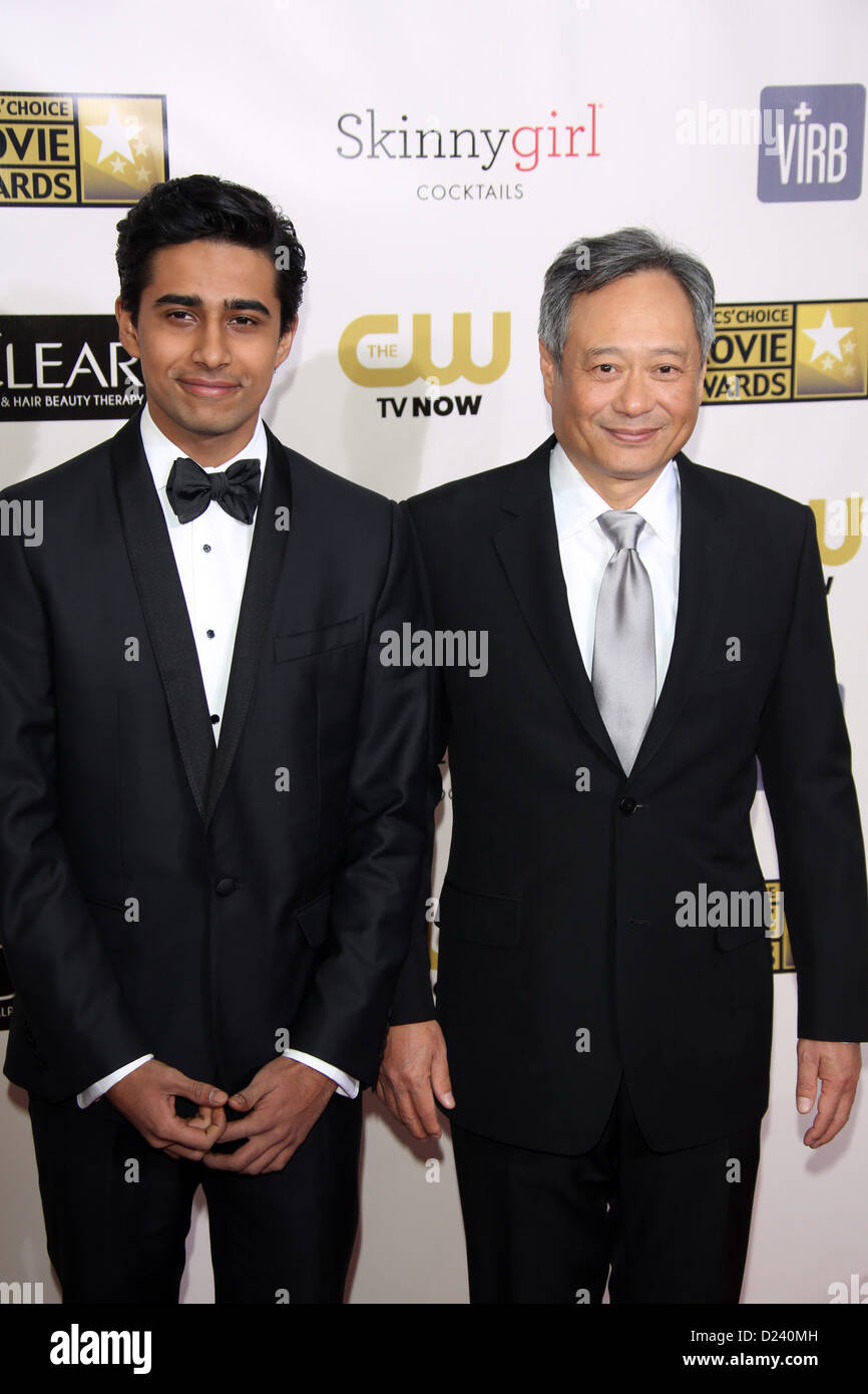 Director Ang Lee (r) und indischen Schauspieler Suraj Sharma erreichen die 18. Annual Critics' Choice Awards an The Barker Aufhänger in Santa Monica, USA, am 10. Januar 2013. Foto: Hubert Boesl/dpa Stockfoto