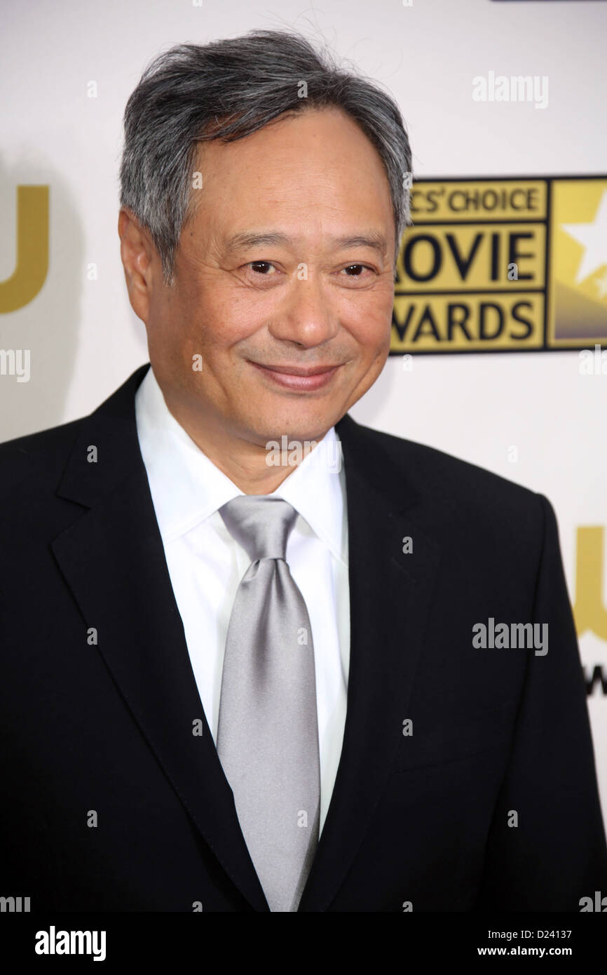 Regisseur Ang Lee kommt bei der 18. Annual Critics' Choice Awards an The Barker Aufhänger in Santa Monica, USA, im 10. Januar 2013. Foto: Hubert Boesl/dpa Stockfoto