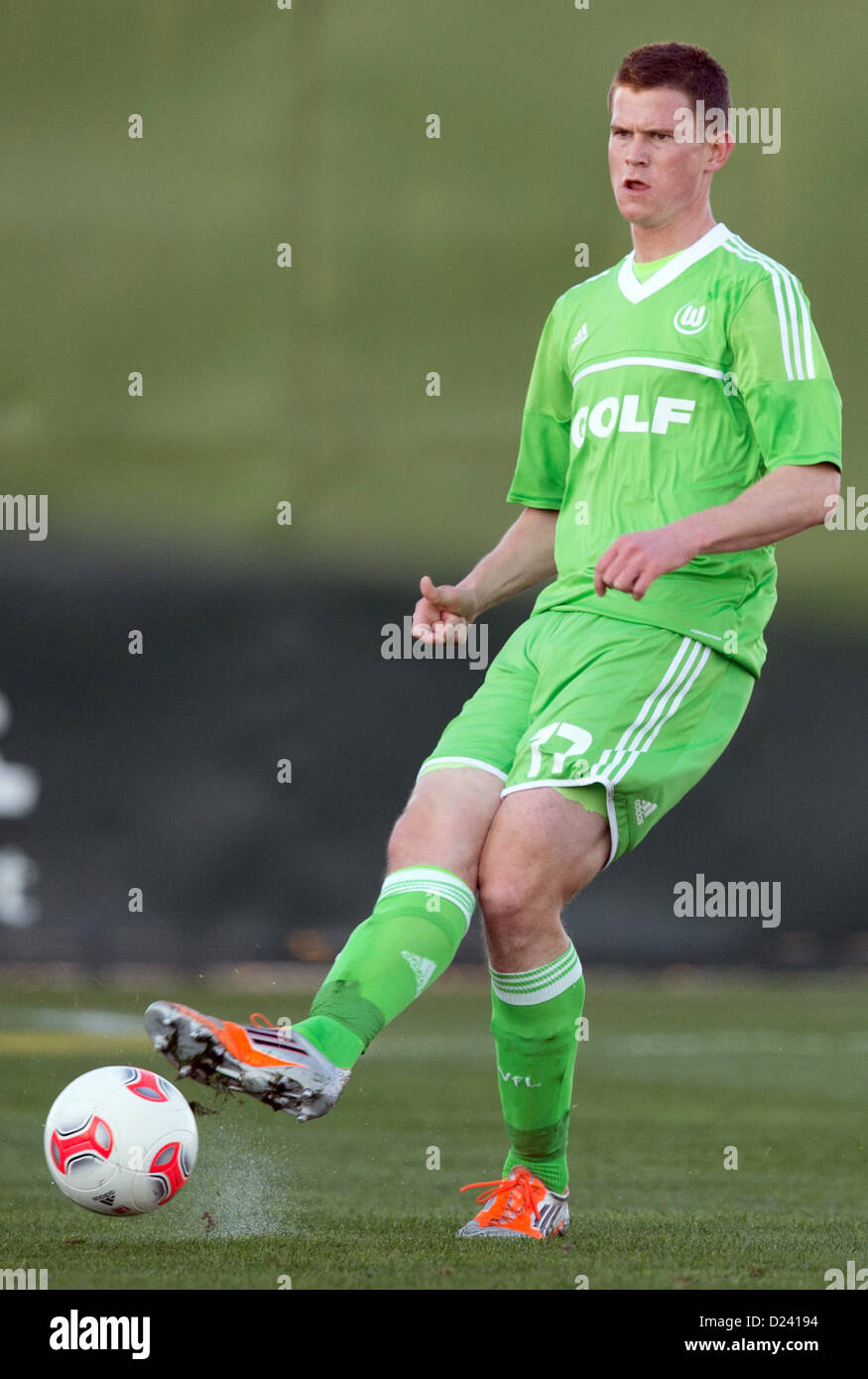 Wolfsburger Alexander Madlung Spielt Den Ball Wahrend Des Test