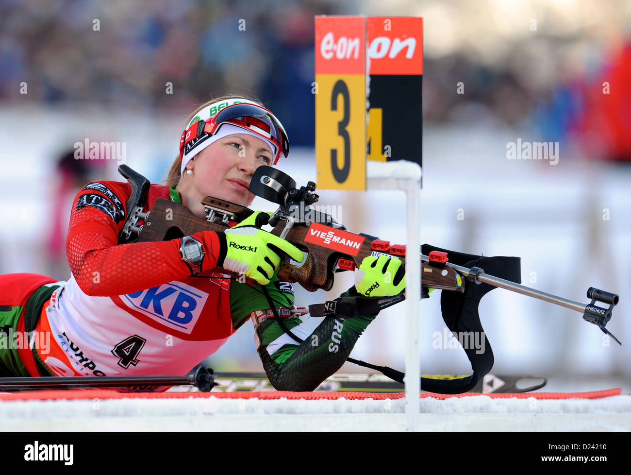 Weißrusslands Biathletin Darya Domracheva wärmt vor den Frauen 12,5 km 