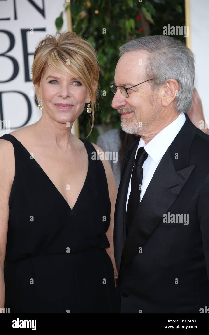 Regisseur Steven Spielberg und Schauspielerin Kate Capshaw erreichen die 70. Annual Golden Globe Awards von der Hollywood Foreign Press Association, HFPA, im Hotel Beverly Hilton in Beverly Hills, USA, am 13. Januar 2013 vorgestellt. Foto: Hubert Boesl Stockfoto