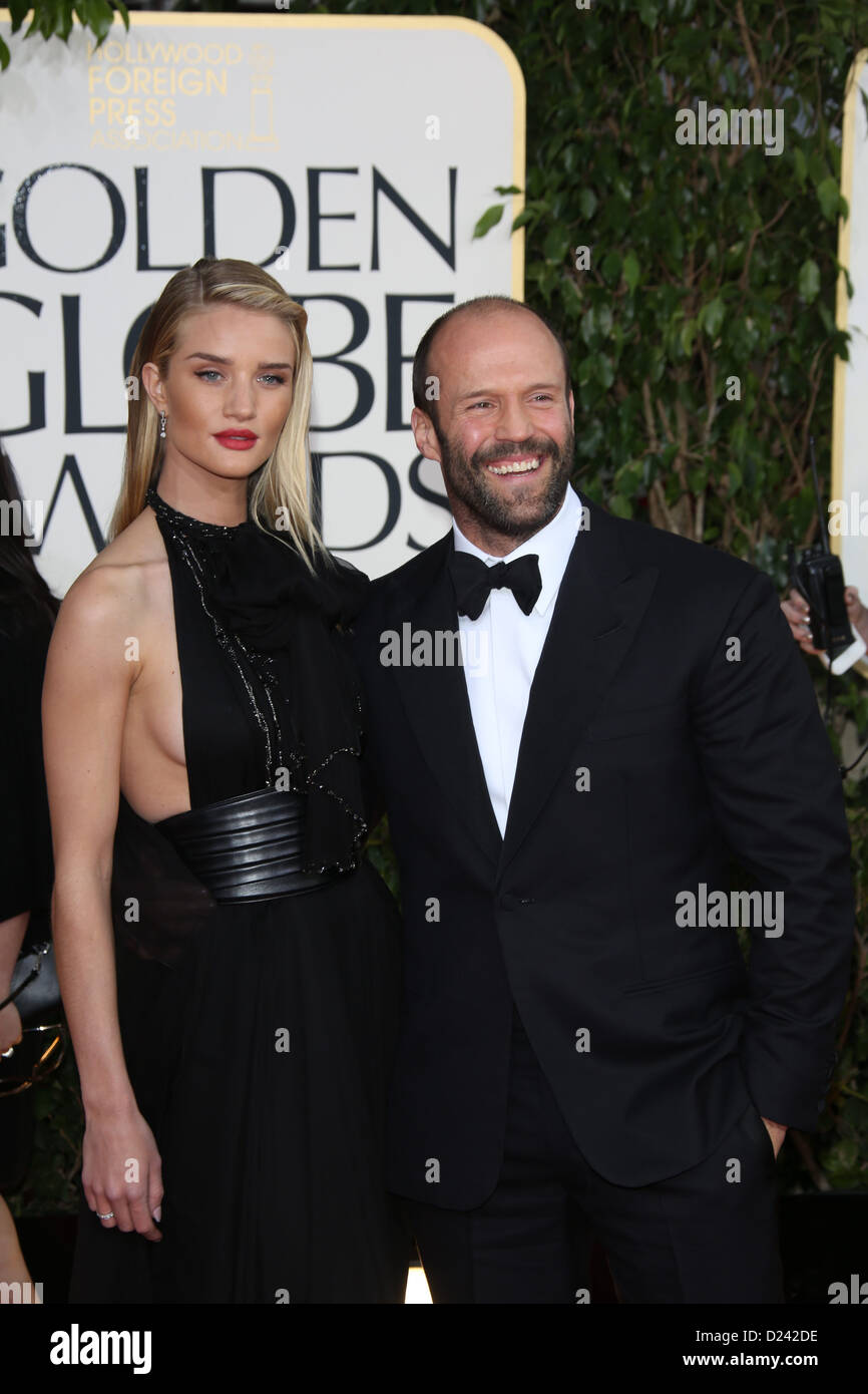 Schauspieler Jason Statham und Model Rosie Huntington-Whiteley erreichen die 70. Annual Golden Globe Awards von der Hollywood Foreign Press Association, HFPA, im Hotel Beverly Hilton in Beverly Hills, USA, am 13. Januar 2013 vorgestellt. Foto: Hubert Boesl Stockfoto