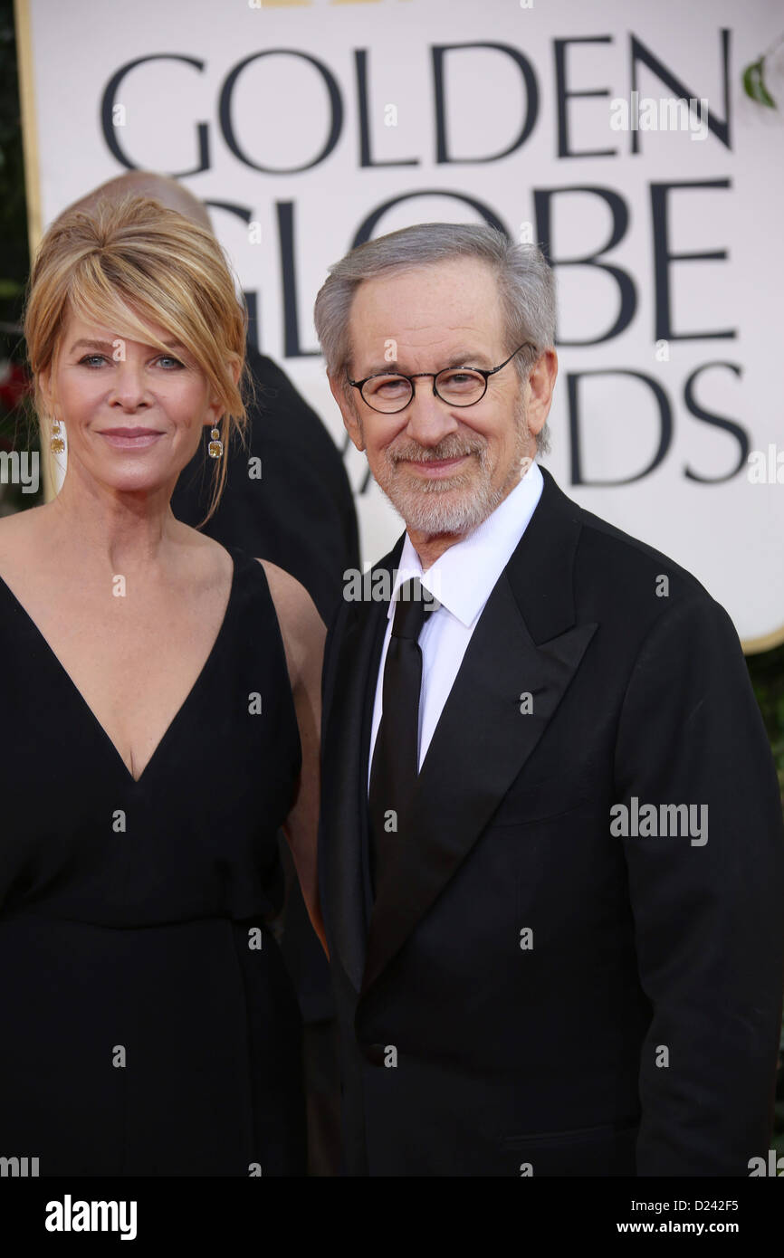 Regisseur Steven Spielberg und Schauspielerin Kate Capshaw erreichen die 70. Annual Golden Globe Awards von der Hollywood Foreign Press Association, HFPA, im Hotel Beverly Hilton in Beverly Hills, USA, am 13. Januar 2013 vorgestellt. Foto: Hubert Boesl Stockfoto