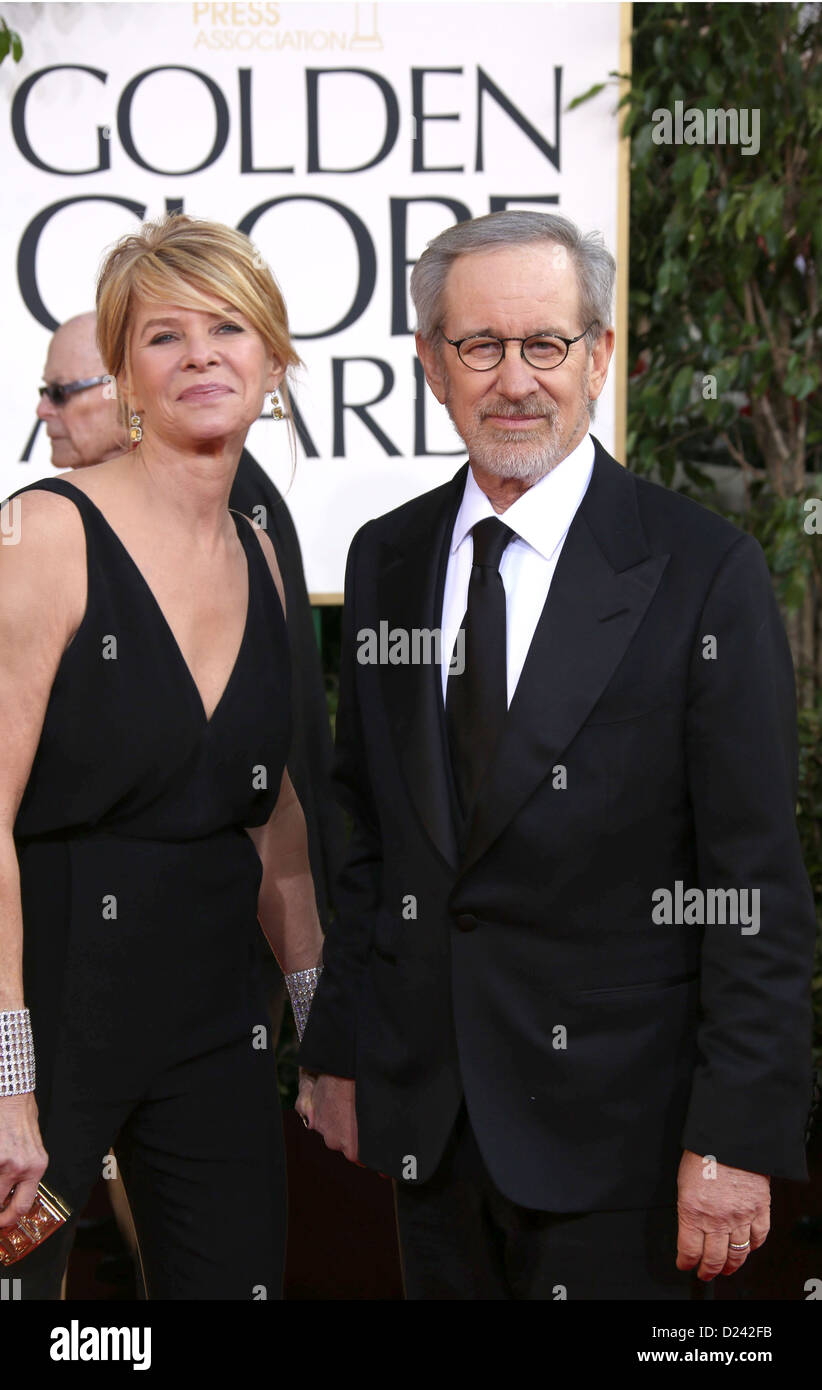 Regisseur Steven Spielberg und Schauspielerin Kate Capshaw erreichen die 70. Annual Golden Globe Awards von der Hollywood Foreign Press Association, HFPA, im Hotel Beverly Hilton in Beverly Hills, USA, am 13. Januar 2013 vorgestellt. Foto: Hubert Boesl Stockfoto