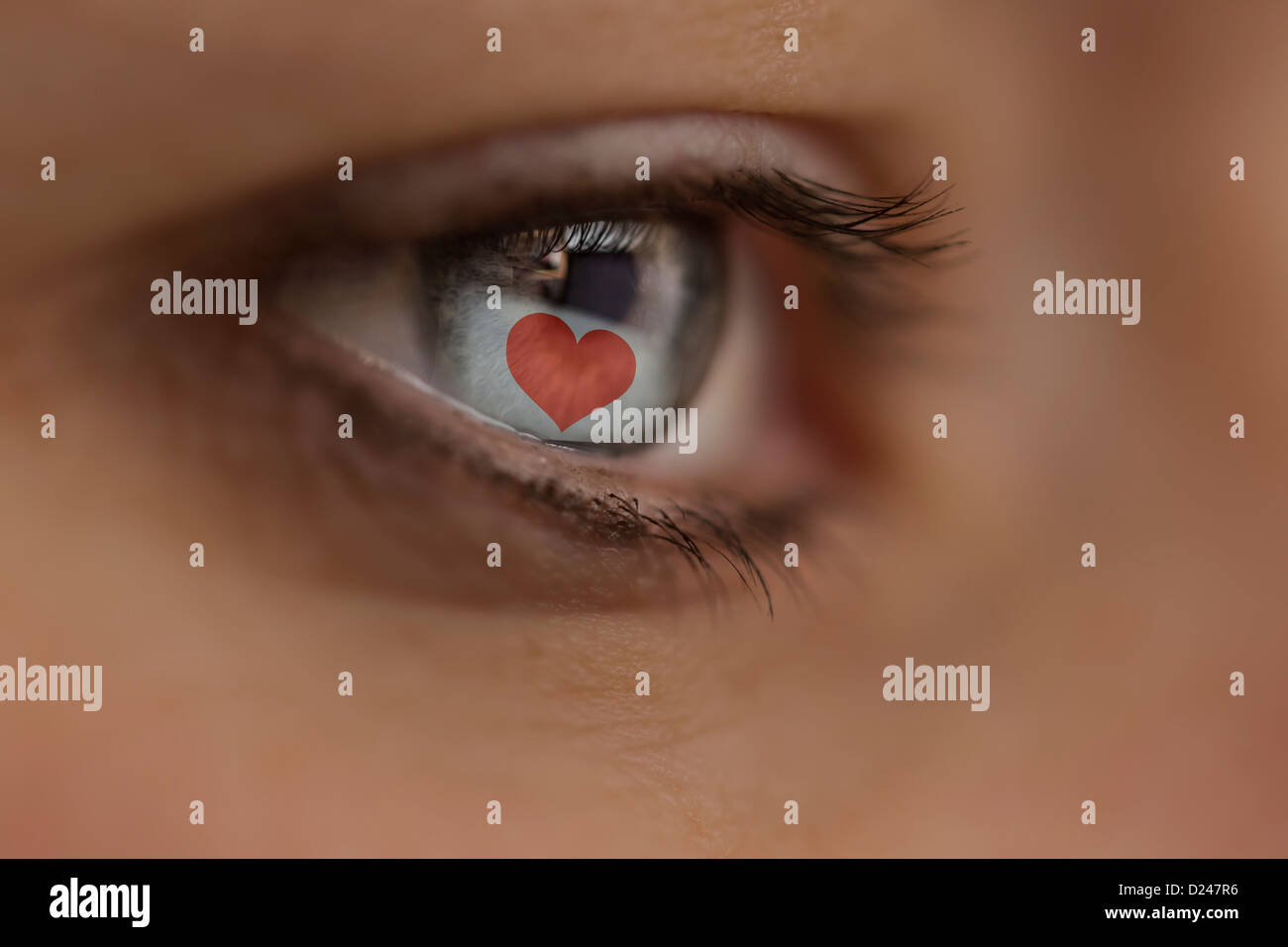 Frau auf der Suche im Internet-Site mit Herz. Online-Partneragentur Symbol, Cyber-Liebe Stockfoto Frau auf der Suche im Internet-Site mit Herz. Online-Partneragentur Symbol, Cyber-Liebe Stockfoto