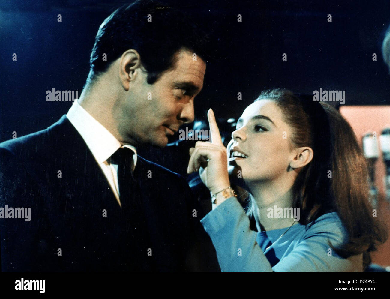 Sterben Sie Züricher Geliebte Sultane, Les Louis Jordan, Muriel Baptiste Eines Tages Entdeckt Laurent (Louis Jourdan), dass Stockfoto