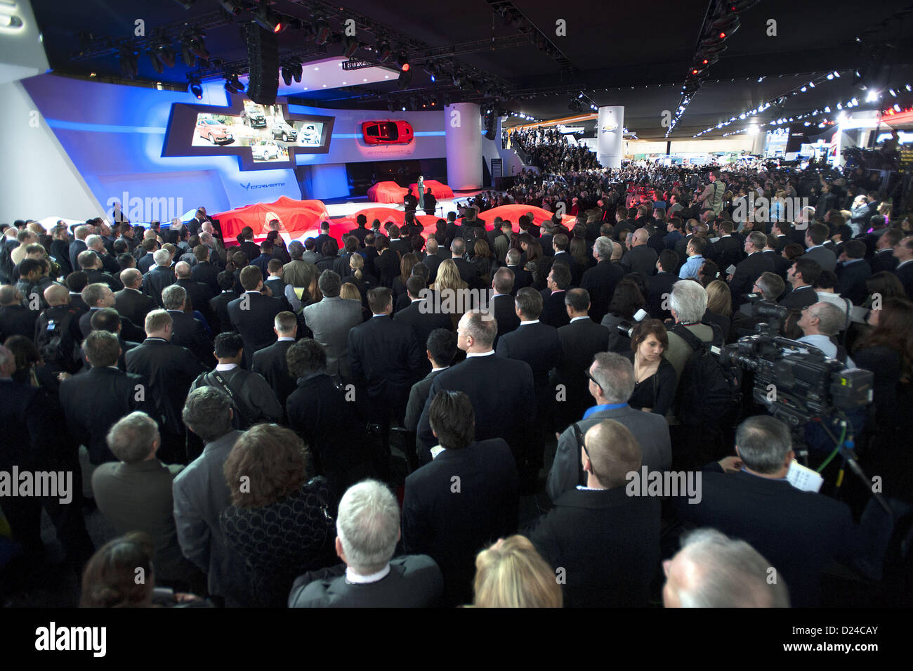 Detroit, USA. 14. Januar 2013. Die 2014 Chevrolet Corvette Stingray wurde am 14. Januar 2013 enthüllt vor einer Kulisse von Tausenden der Presse auf der North American International Auto Show in Detroit, Michigan. (Kredit-Bild: © Mark Bialek/ZUMAPRESS.com) Stockfoto