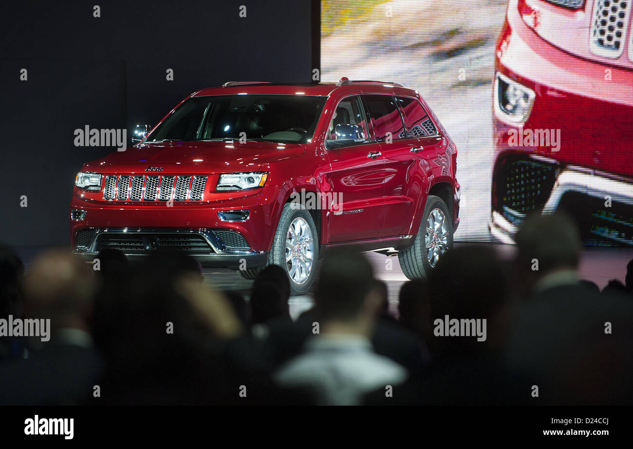 Detroit, USA. 14. Januar 2013. Die 2014 Jeep Grand Cherokee wurde am Pressetag auf der North American International Auto Show in Detroit, Michigan am 14. Januar 2013 vorgestellt.  Die Diesel-Version haben einen 3,0-Liter, EcoDiesel v-6 Motor, der 30 mpg bekommt. (Kredit-Bild: © Mark Bialek/ZUMAPRESS.com) Stockfoto